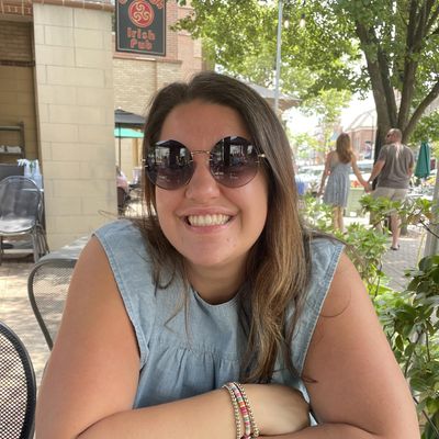 Lauren, 26