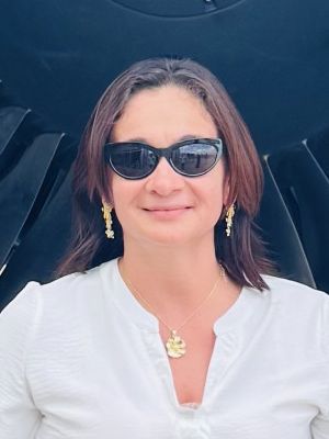 Monica, 48