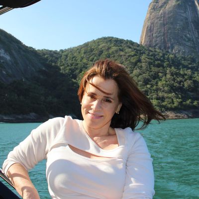 Debi, 62