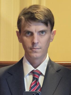 Colum, 34