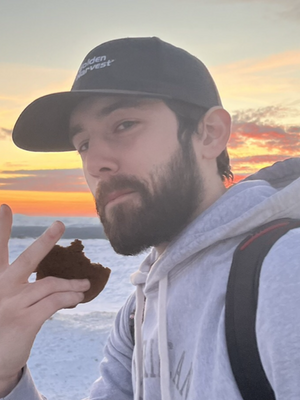 Zachary, 24