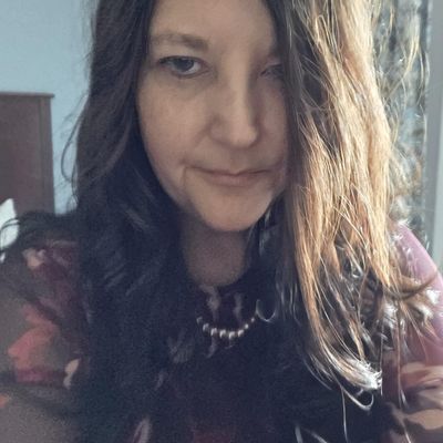 Caroline, 51