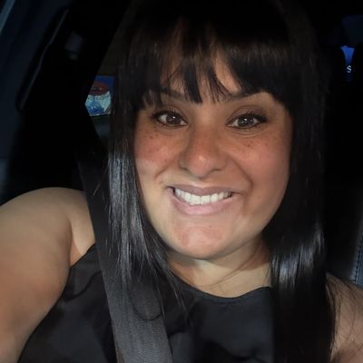 Sara, 43