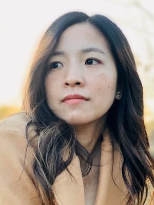 Yana, 35