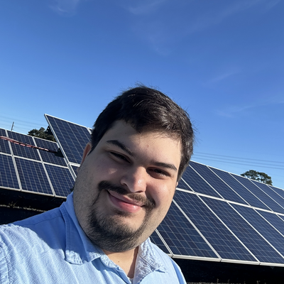Luis, 28