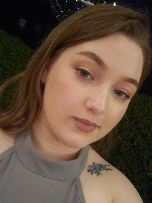 Alicia, 23
