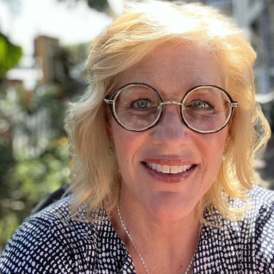 Angela, 57