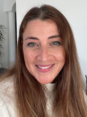 Hannnah, 48