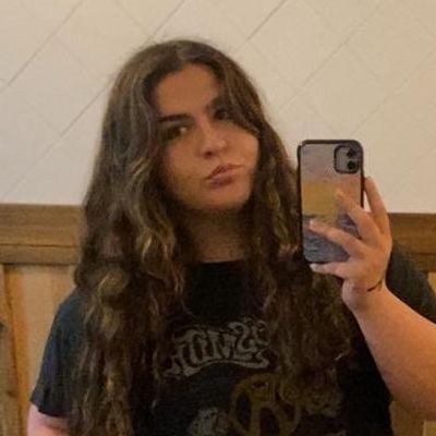 Olivia, 20