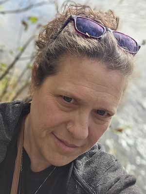 Nina, 50