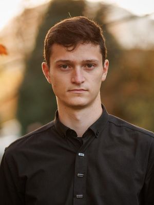 Tibor, 22