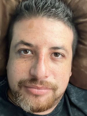 Manuel, 30