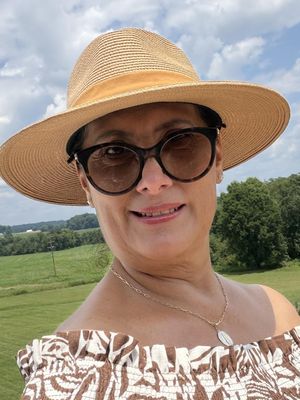 Ivette, 63