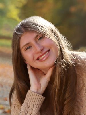 Carolyn, 20