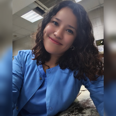 Sarahi, 32