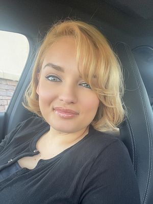 Elyssa, 31