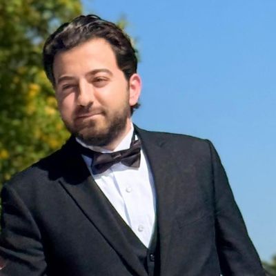 John, 27