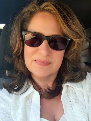 Amy, 54