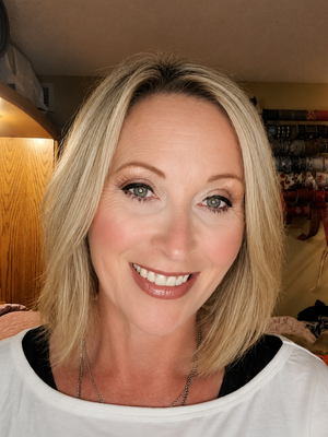Tami, 52