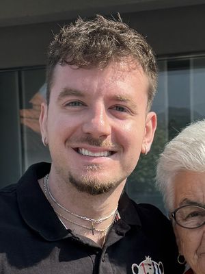 Marcell, 26
