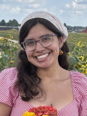 Maria, 24