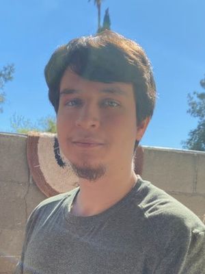 Enrique, 27