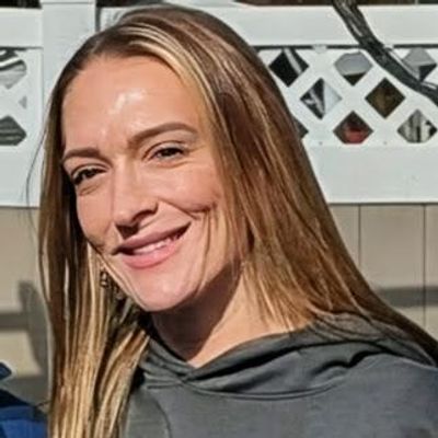 Sara, 40