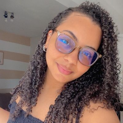 Juliana, 34
