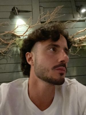 Vince, 26