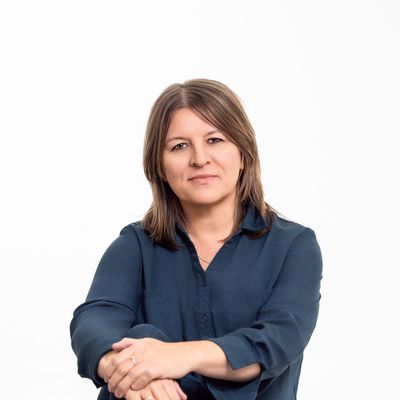 Corinne, 53