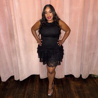 Carmen, 35