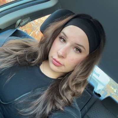 Kendyl, 27