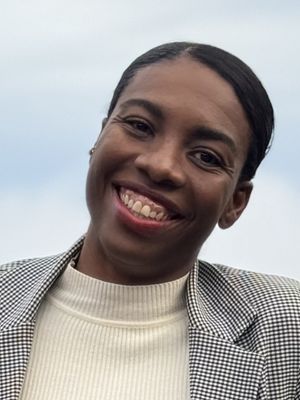 Carolina, 36