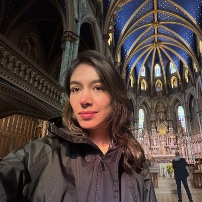 Anahi, 24
