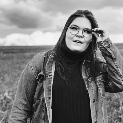 Katie, 30