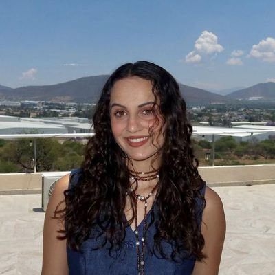 Maria, 24
