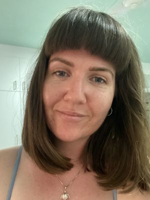 Laura, 35
