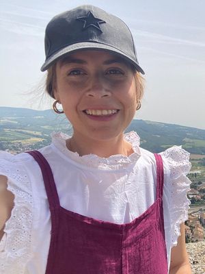 Maria, 32