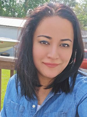 Olivia, 33