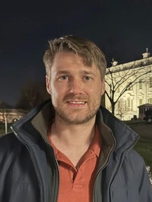 Alex, 34