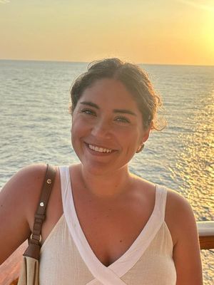 Claudia, 26