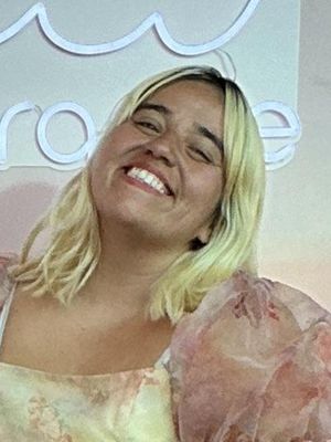 Diana, 25