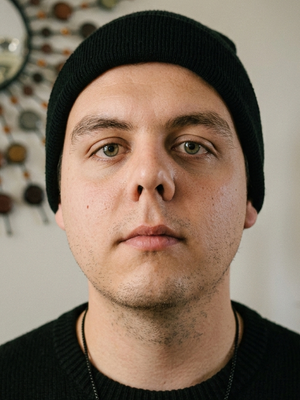 Andrew, 27