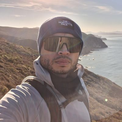 Jorge, 37