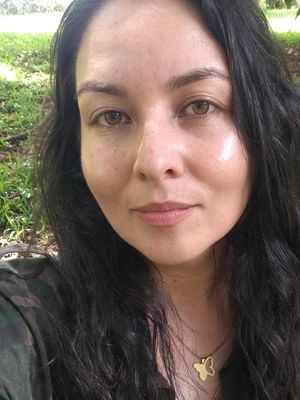 Elena, 32