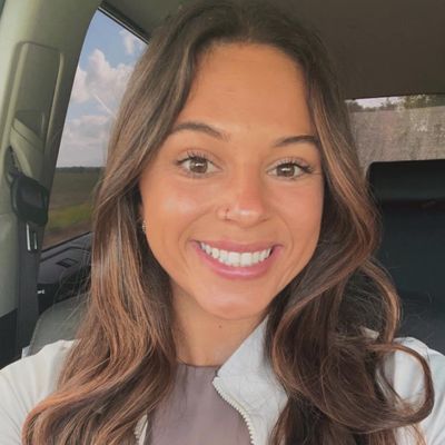 Gracie, 27