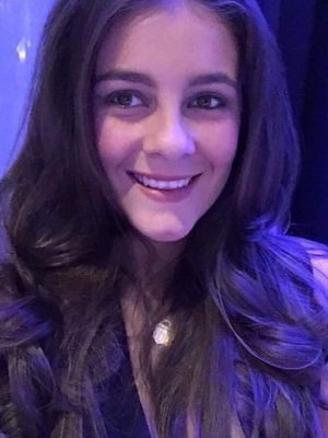 Sandra, 27