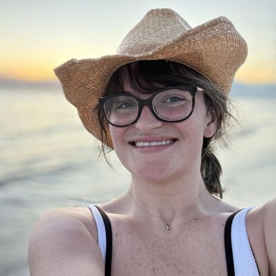 Larysa, 32