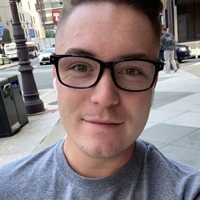 Jonathan, 32