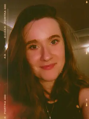 Madeline, 23